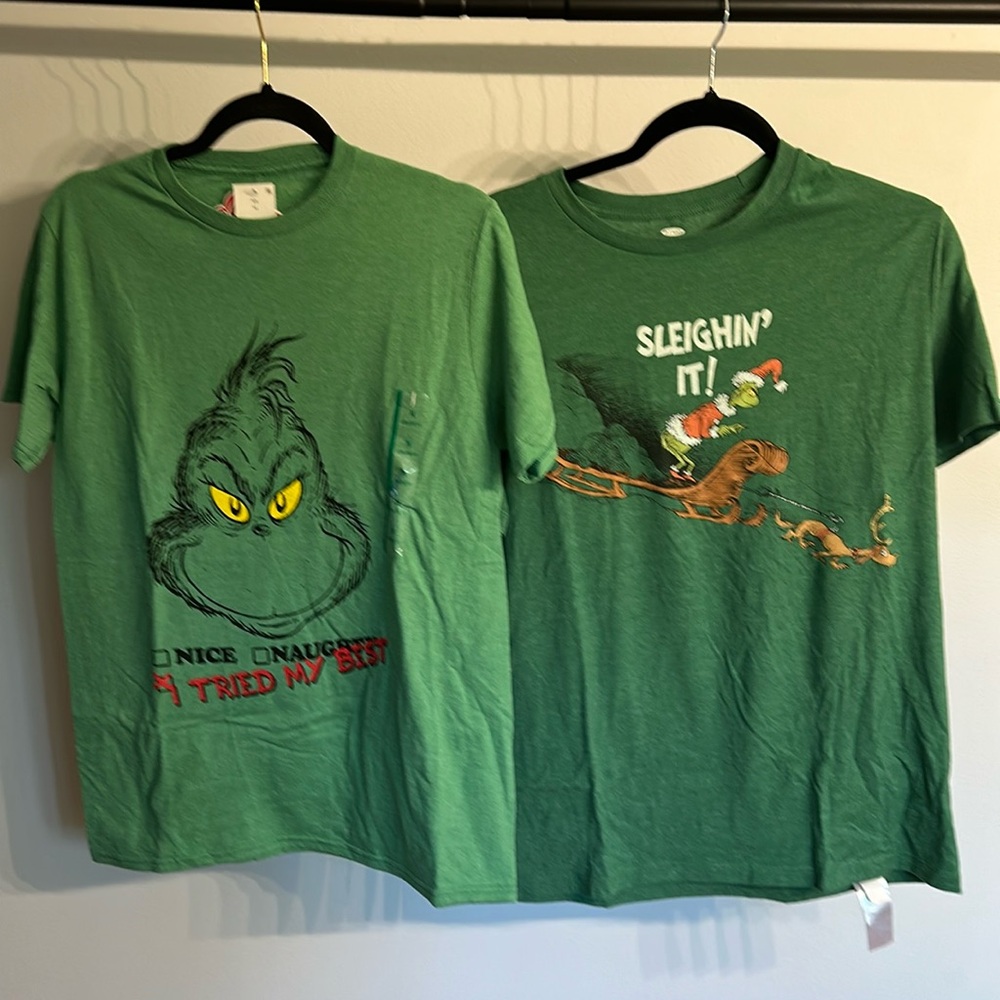 Men’s Grinch T-shirts (2) Size Medium